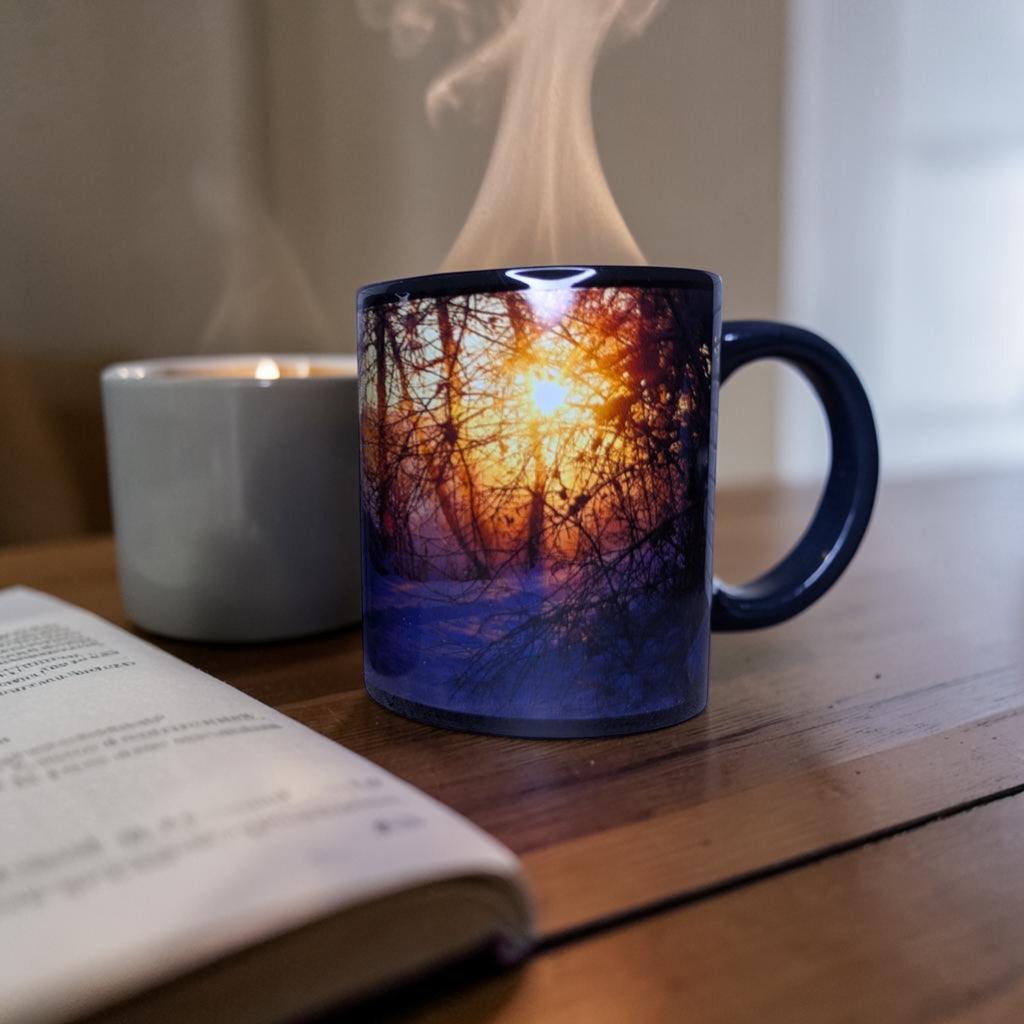 Keramiktasse mit Winterwald Motiv – Stimmungsvoller Sonnenuntergang